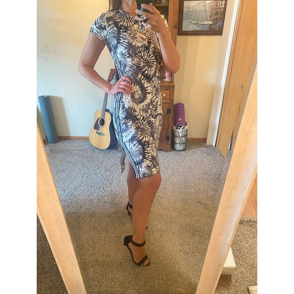 Black and white soft tie dye knee length dress - Picture 4 of 6